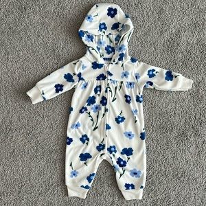 Carter’s Baby Girl Fleece Hooded Zipper One Piece - size 3 months